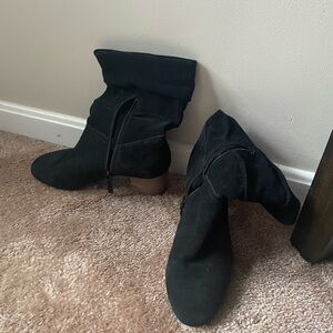 Elegant Black Ankle Boots with Wooden Heel